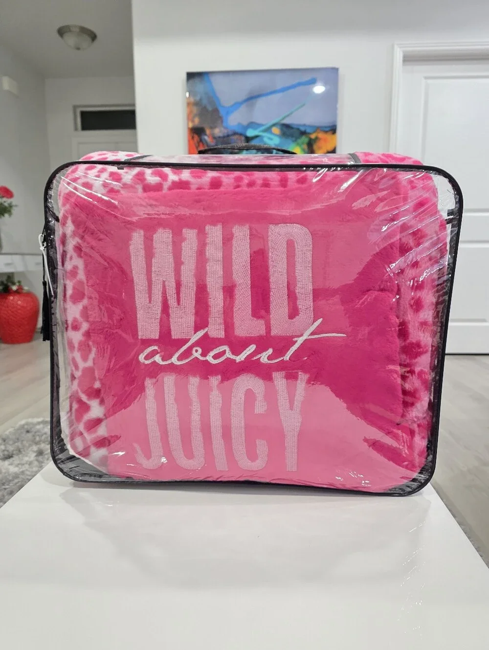 Juicy Couture QUEEN 4 Piece Pink Leopard Faux Fur Comforter Set New Viral